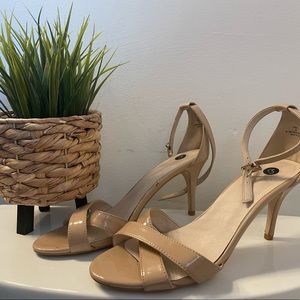 Daria| Nude heels size 8m